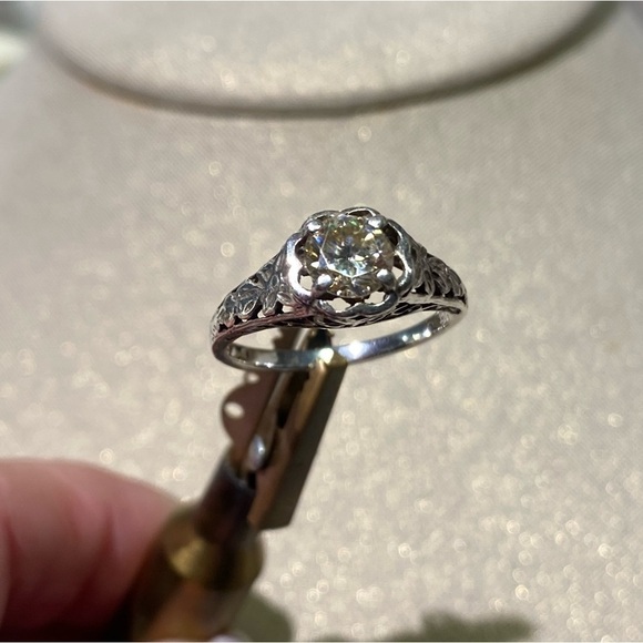Vintage Jewelry - MOISSANITE STERLING SILVER FILIGREE RING VINTAGE 6